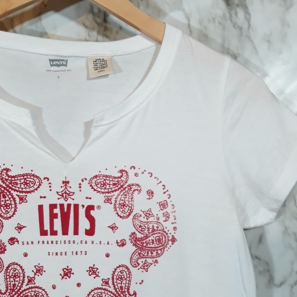 Levi's Tops - Levi Strauss handkerchief short sleeve t-shirt